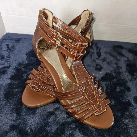 Softt Leather‎ Crocodile Brown Ankle Strap Heels SZ 8M - Picture 1 of 11